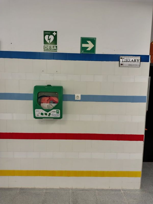 DESFIBRILADOR disponible en el centro